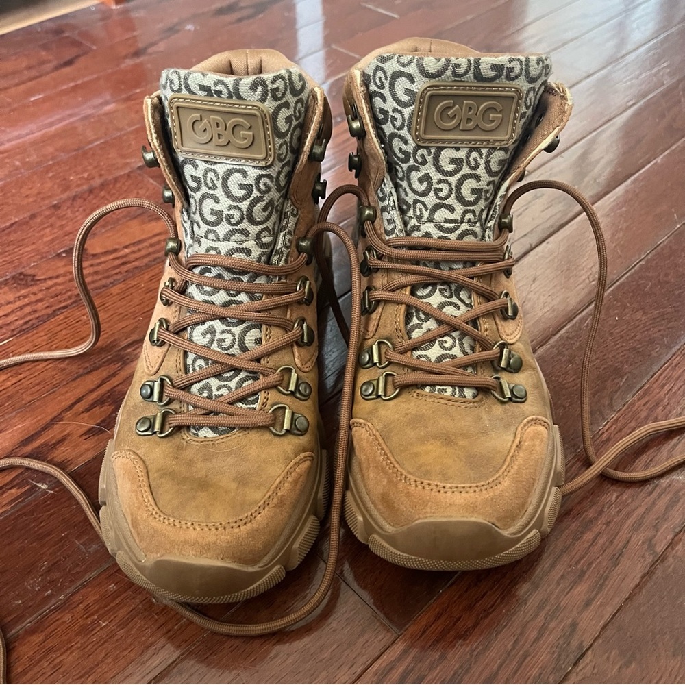 BGB hiking boot